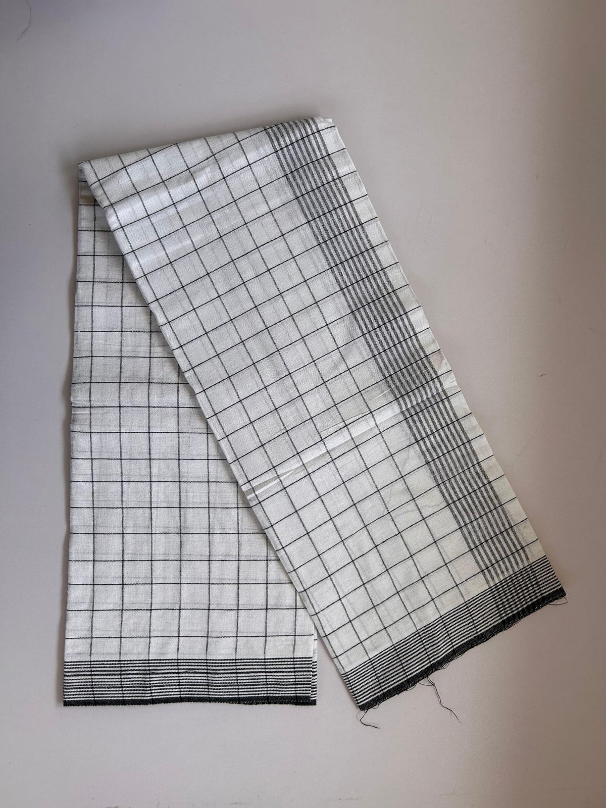 Kaitharikada - Single Kaily / Lungi - Mixed Cotton - (2/40s) twisted - 2 inch Black Striped kara with Black striped Check Design body (2 meter / 4 muzham) - 37 KK8088 SAT