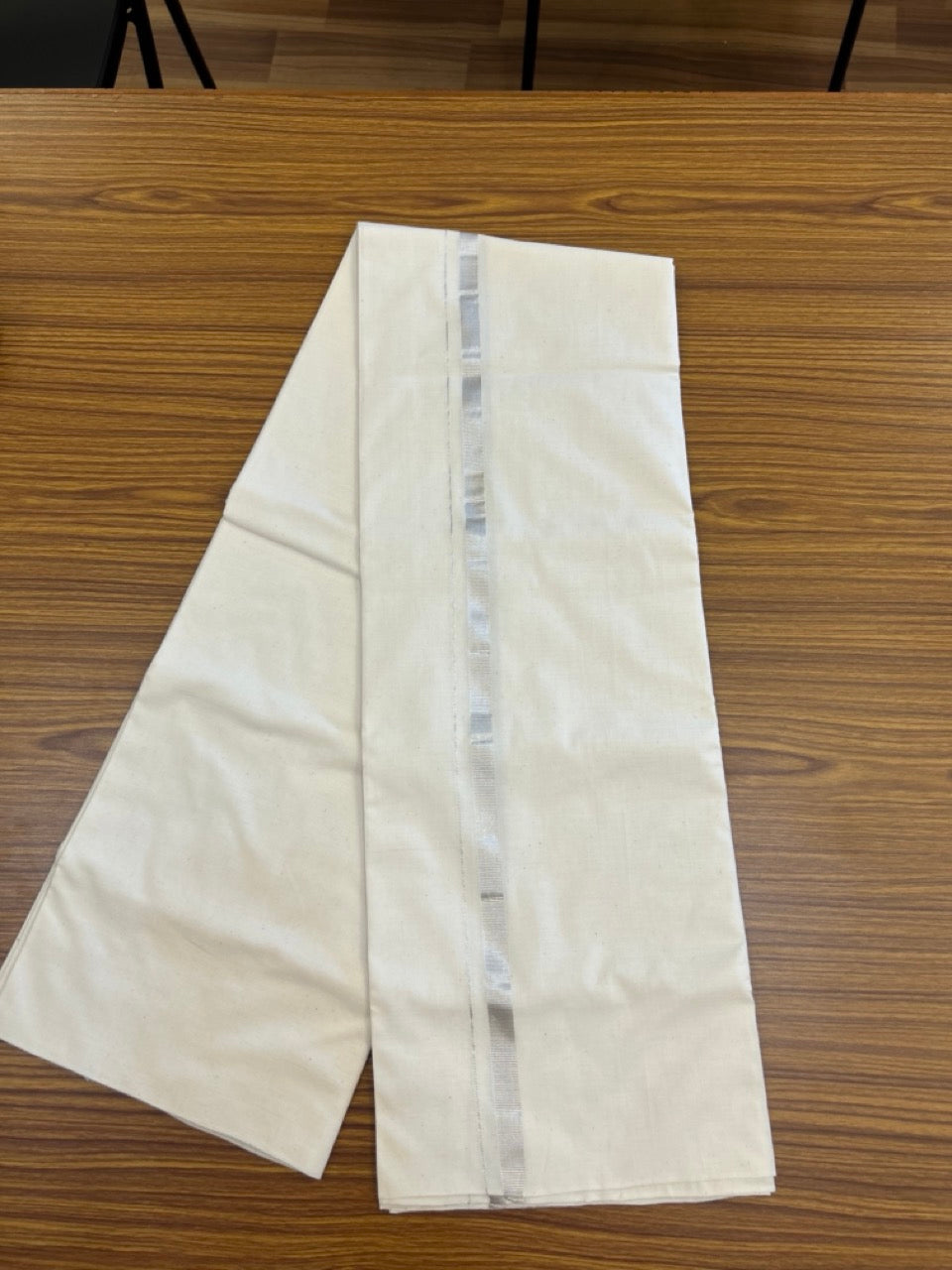 25% DISCOUNT!! SIGNATURE KAITHARIKADA EXCLUSIVE SINGLE DHOTI - 100% Cotton Balaramapuram HANDLOOM Single Mundu/Dhoti - Off White (Unbleached) 0.5 inch Silver Kasav Kara (2 meter / 4 muzham) - 9 KK5269 KAI