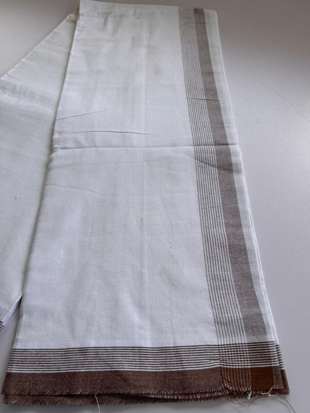 Kaitharikada - Single Kaily / Lungi - Mixed Cotton - (2/40s) twisted - 1.75 inch Brown Shaded Striped kara with White body (2 meter / 4 muzham) - 38 KK8088 SAT