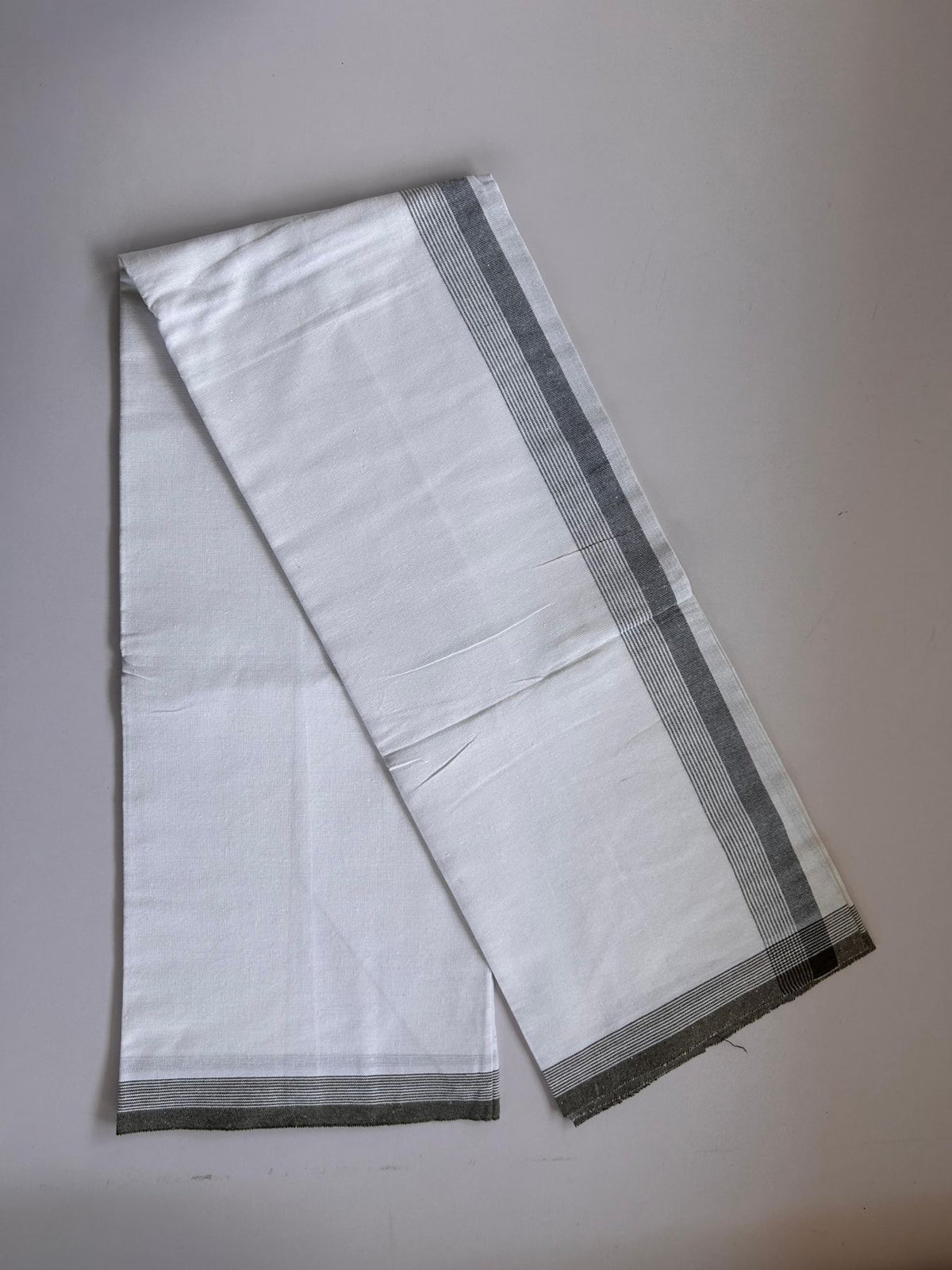 Kaitharikada - Single Kaily / Lungi - Mixed Cotton - (2/40s) twisted - 1.75 inch Sage Green Shaded Striped kara with White body (2 meter / 4 muzham) - 39 KK8088 SAT
