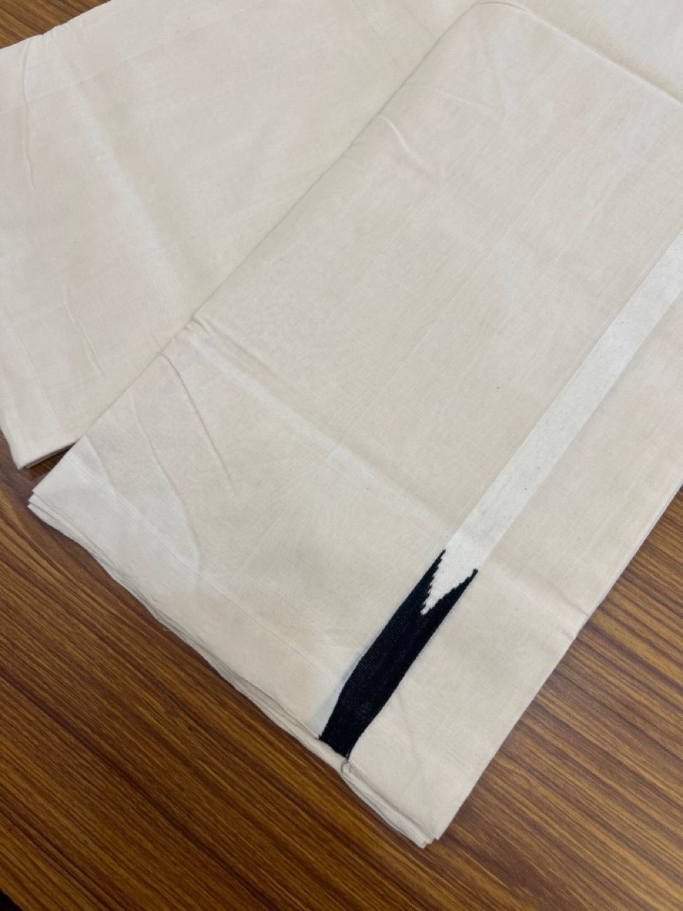 25% DISCOUNT ! KaithariKada HANDLOOM Unakkupaav Balaramapuram - 100% PURE Cotton Off White - (Unbleached) Double Mundu/Dhoti - 100x100 - 0.75 Inch Black Chutty - 1 KK5269 RAM