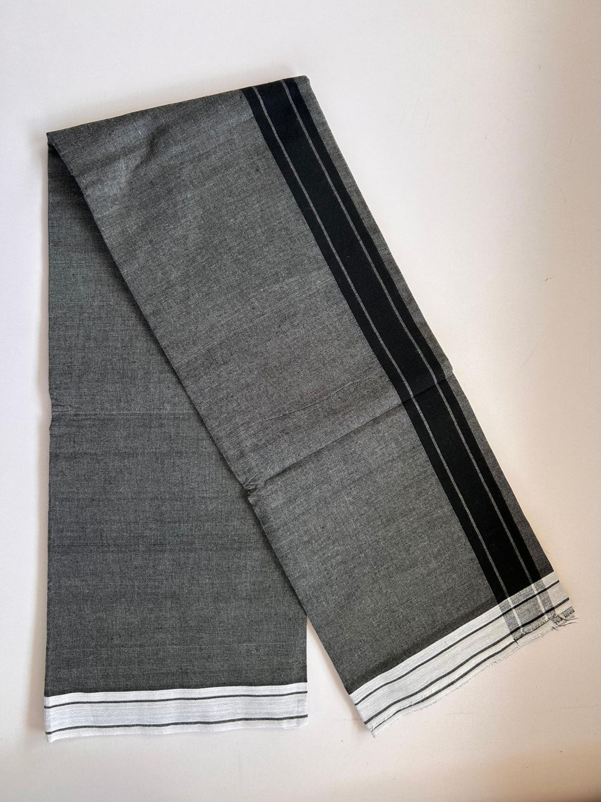Kaitharikada - Single Kaily / Lungi - Mixed Cotton - (2/40s) twisted - 2 inch Black Striped kara Light Grey Border with Ash Grey Body (2 meter / 4 muzham) - 42 KK8088 SAT