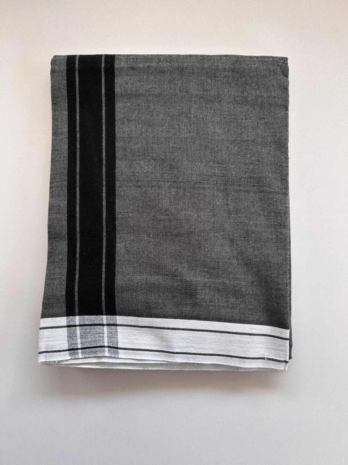 Kaitharikada - Single Kaily / Lungi - Mixed Cotton - (2/40s) twisted - 2 inch Black Striped kara Light Grey Border with Ash Grey Body (2 meter / 4 muzham) - 42 KK8088 SAT