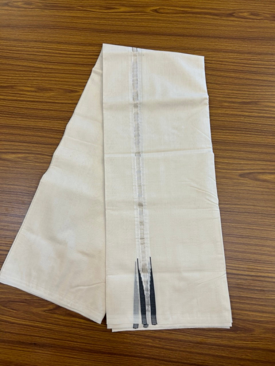 25% Discount ! KaithariKada Handloom Millpaav Balaramapuram - 100% Pure Cotton Off White Double - (Unbleached) Mundu/Dothi - 80X90 - 1 inch Puliyilakkara Silver Kasavu & Black chutty Kara 4 mtr (8.5 Muzham) - 140 KK5236 RAM