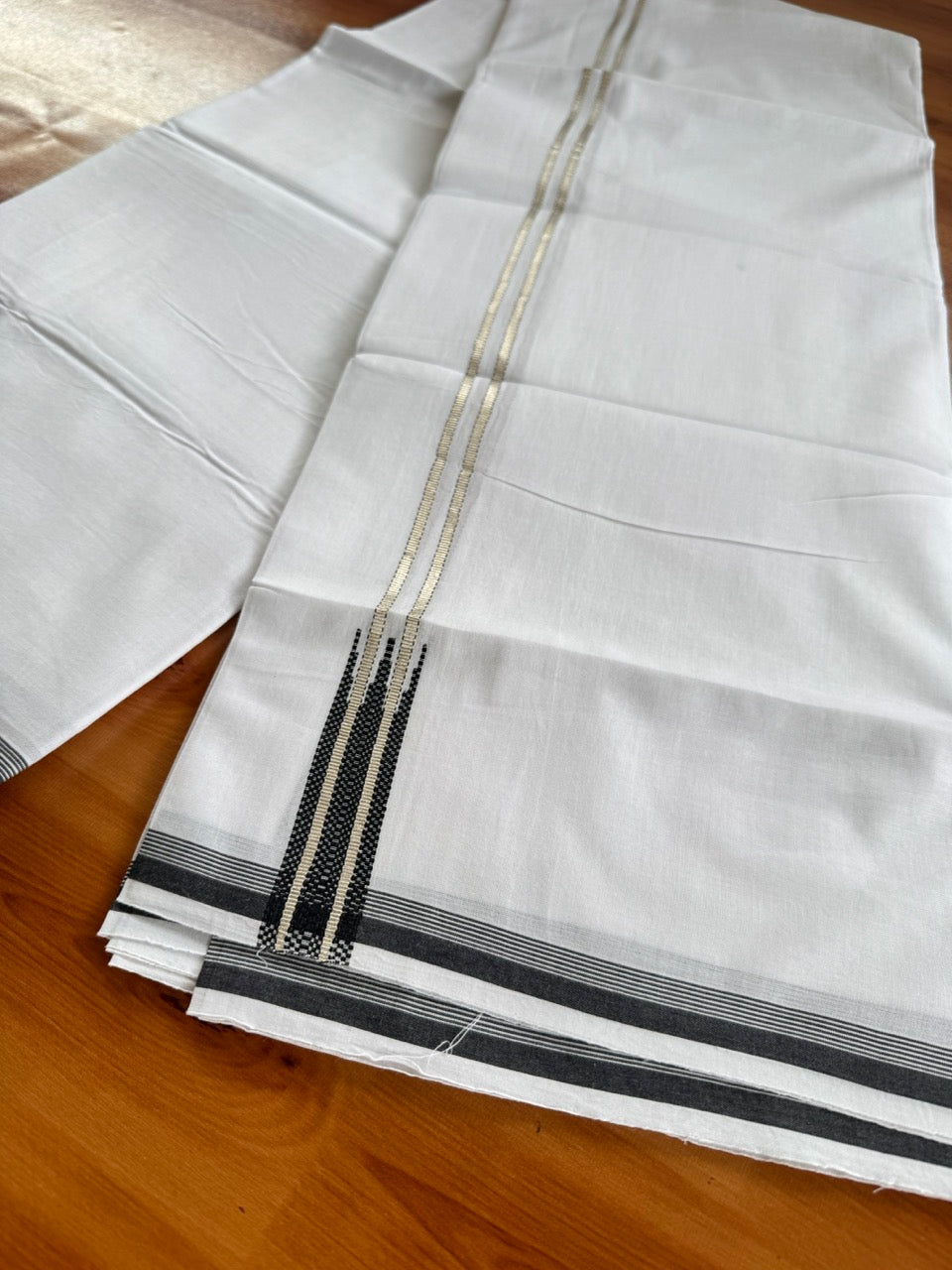Pure white Double Mundu/Dhoti - 20% Discount! KaithariKada 100% Cotton - 100X80 - 0.75 inch Silver Kasav Black Chutty Kara - 3.90 mtr (8.5 muzham) - 11 KK5480 CKS
