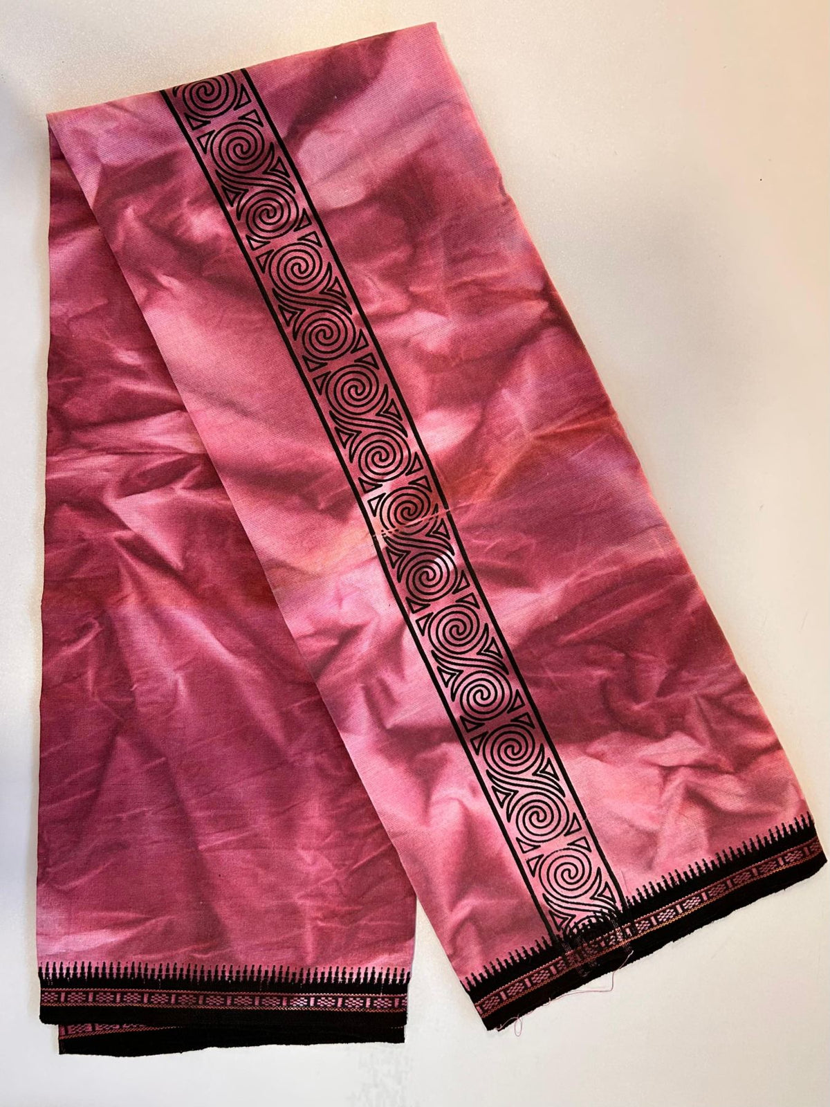 Single Kaily / Lungi - Kaitharikada - Mixed Cotton - 40s twisted - 2 inch Black Printed Design Kara With Pastel Maroon & White Shaded Colour Body (2 meter / 4 muzham) -  53 KK8088 SAT