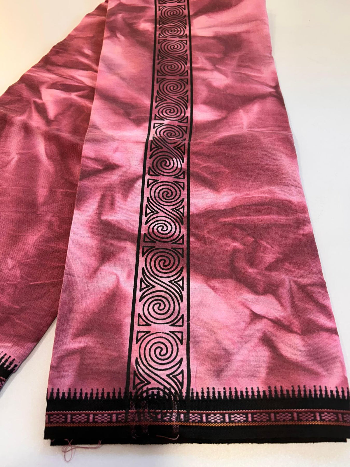 Single Kaily / Lungi - Kaitharikada - Mixed Cotton - 40s twisted - 2 inch Black Printed Design Kara With Pastel Maroon & White Shaded Colour Body (2 meter / 4 muzham) -  53 KK8088 SAT
