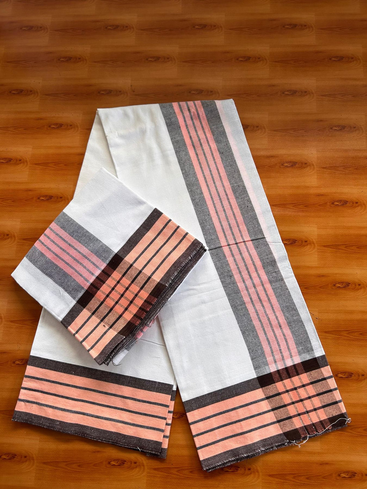 Kaitharikada Mixed cotton - Soft & Thick material - 2/40s thread - Single Lungi / Kaily & Neriyath set - 4 inch Peach & Brown kara With White Colour Body (2 meter / 4 muzham) - 1 KK8092 SAT