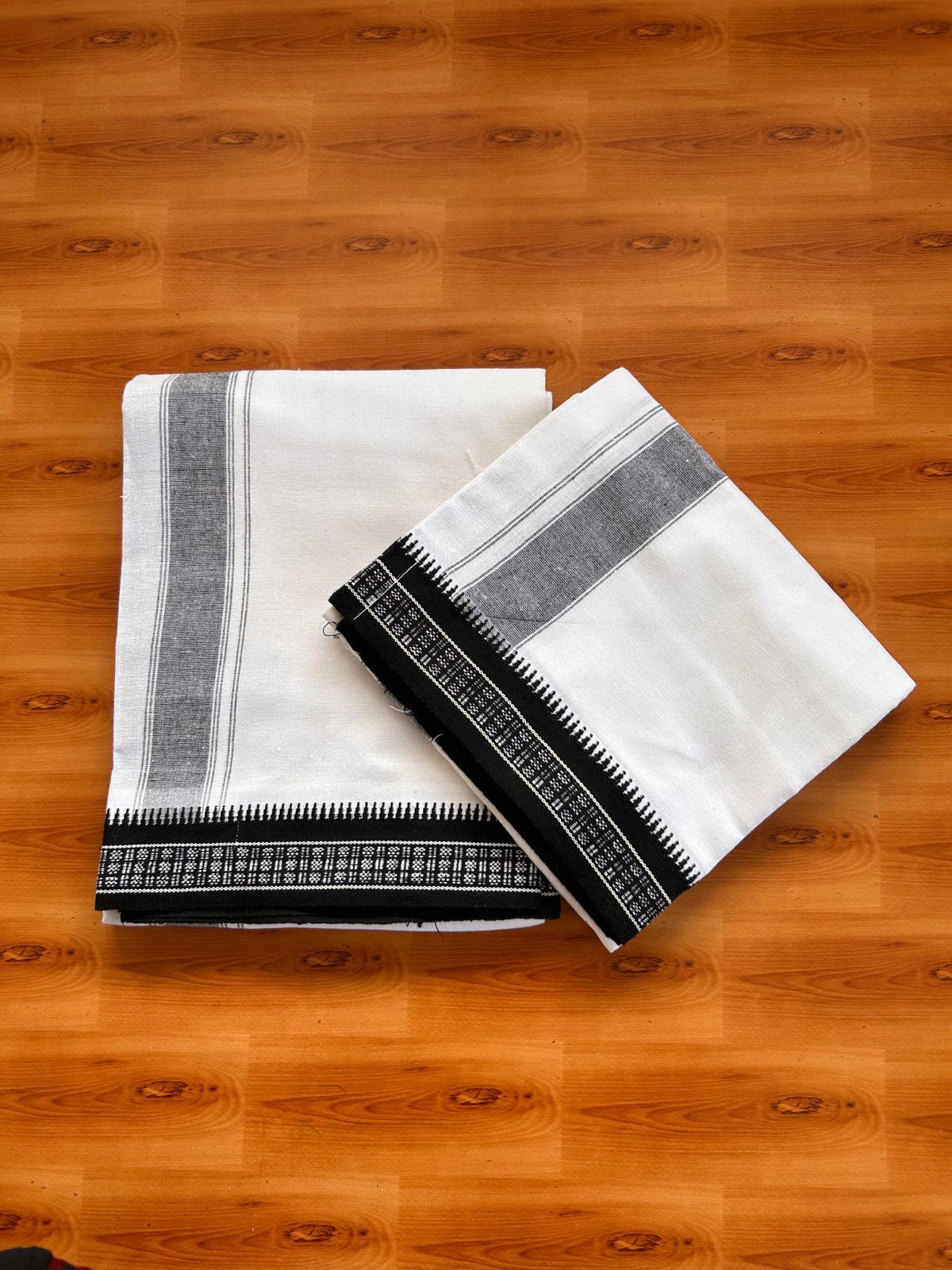 Kaitharikada Mixed cotton - Soft & Thick material - 2/40s thread - Single Lungi / Kaily & Neriyath set - 1.75 inch Black striped kara With White Colour Body (2 meter / 4 muzham) - 8 KK8092 SAT