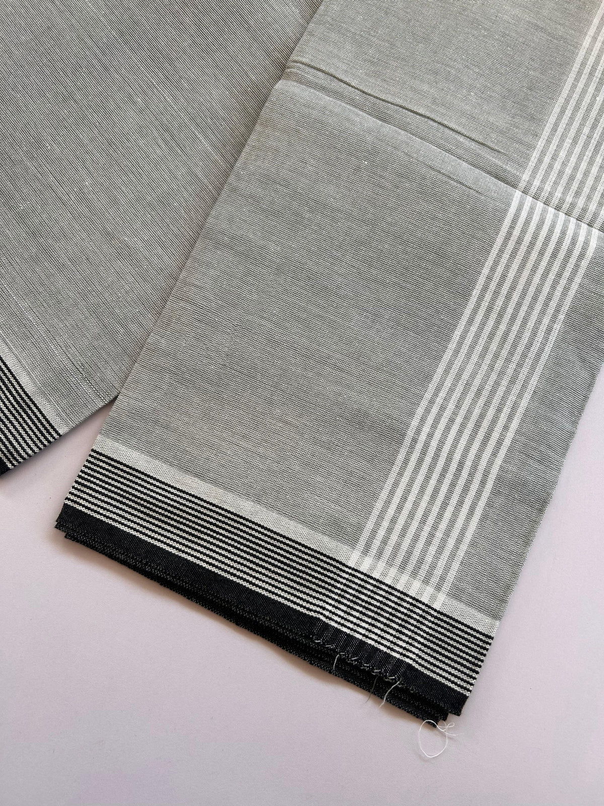 Kaitharikada - Single Kaily / Lungi - Mixed Cotton - (2/40s) twisted - 2 inch White Striped kara with Ash Mint & White Shaded colour body (2 meter / 4 muzham) - 21 KK8089 SAT