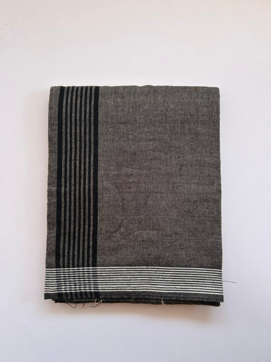 Kaitharikada - Single Kaily / Lungi - Mixed Cotton - (2/40s) twisted - 2 inch Black Striped kara with Creamy Peach & Black Shaded colour body (2 meter / 4 muzham) - 23 KK8089 SAT