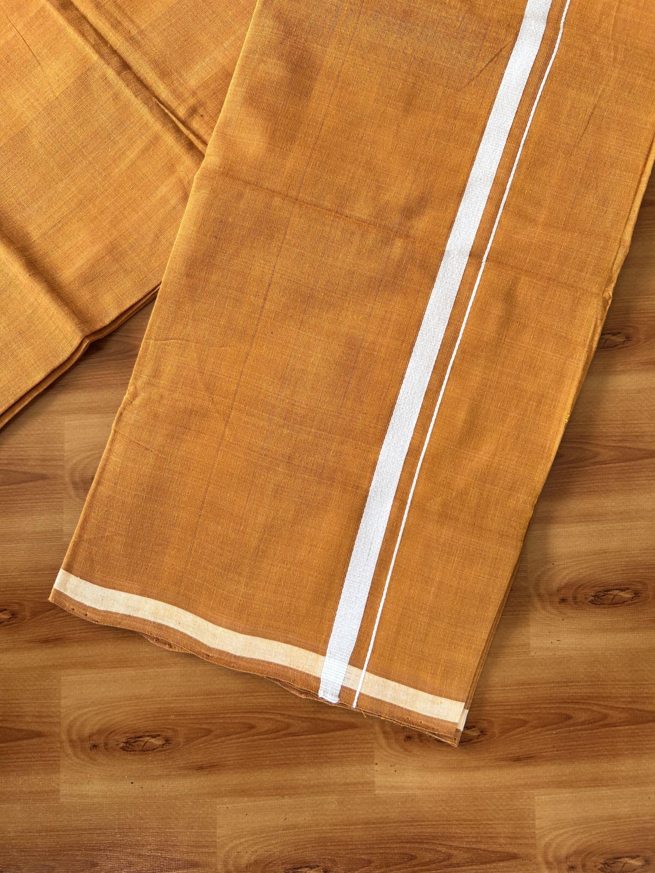 Kerala Handloom Single Kaily/Lungi - KaithariKada 100% Pure Cotton - 40s - 0.5 cm White Stripes Kara With Light Orange colour Body - (2 meter / 4 muzham) - 1 KK8065 ELA