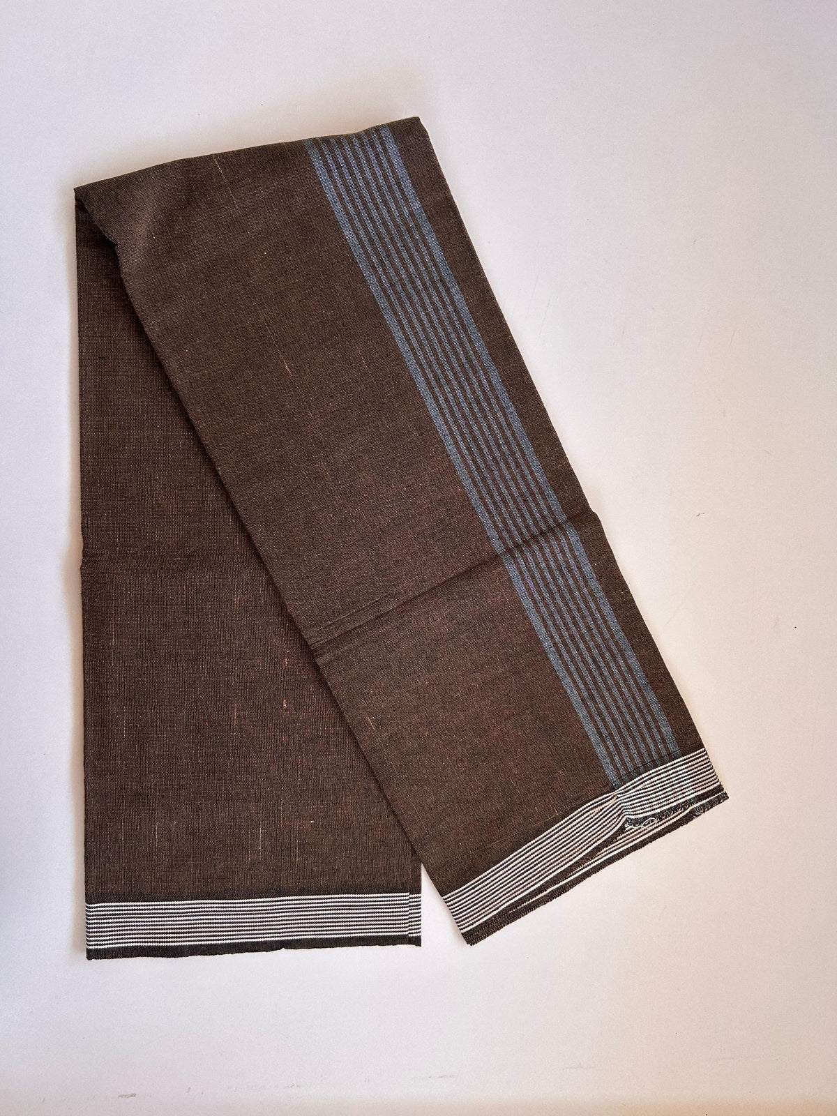 Kaitharikada - Single Kaily / Lungi - Mixed Cotton - (2/40s) twisted - 2.25 inch White Striped kara with Light Brown & Black Shaded colour body (2 meter / 4 muzham) - 25 KK8089 SAT