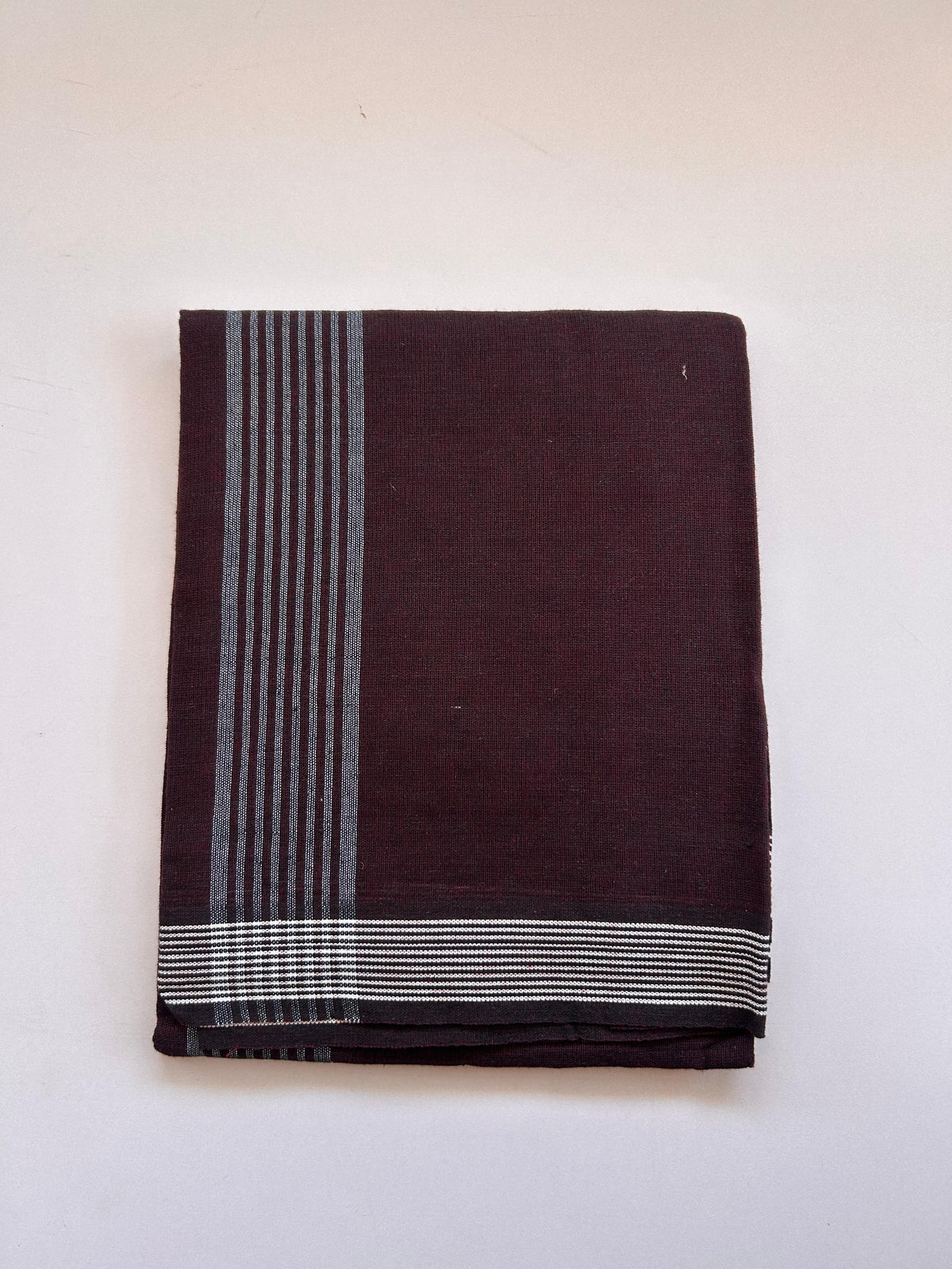 Kaitharikada - Single Kaily / Lungi - Mixed Cotton - (2/40s) twisted - 2.25 inch White Striped kara with Maroon & Black Shaded colour body (2 meter / 4 muzham) - 26 KK8089 SAT
