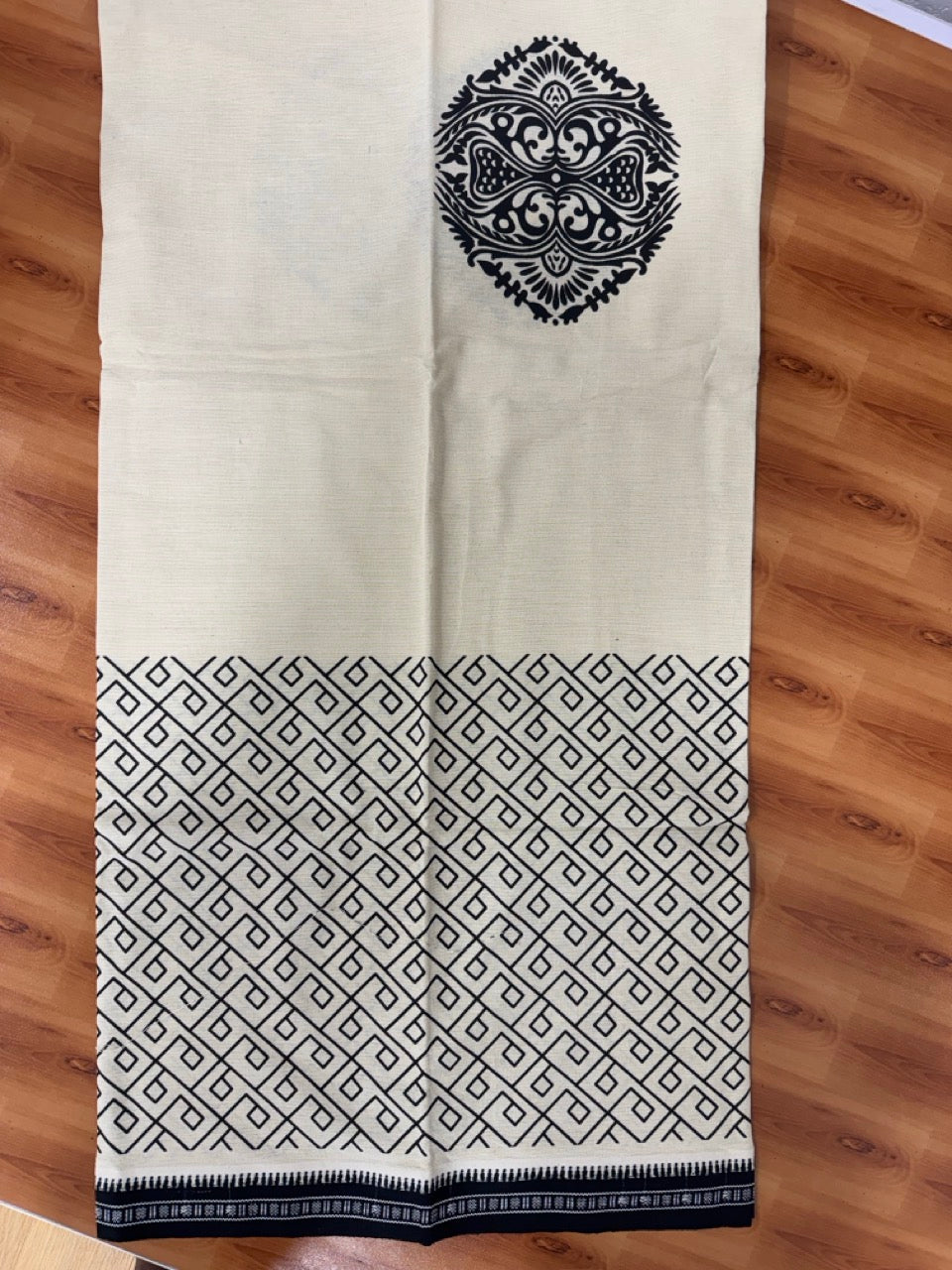 Printed Single Kaily / Lungi -Mixed Cotton - Kaitharikada - 40s twisted - Black Design printed kuppadam kara with Off White colour body (2 meter / 4 muzham) - 100 KK8069 GAN
