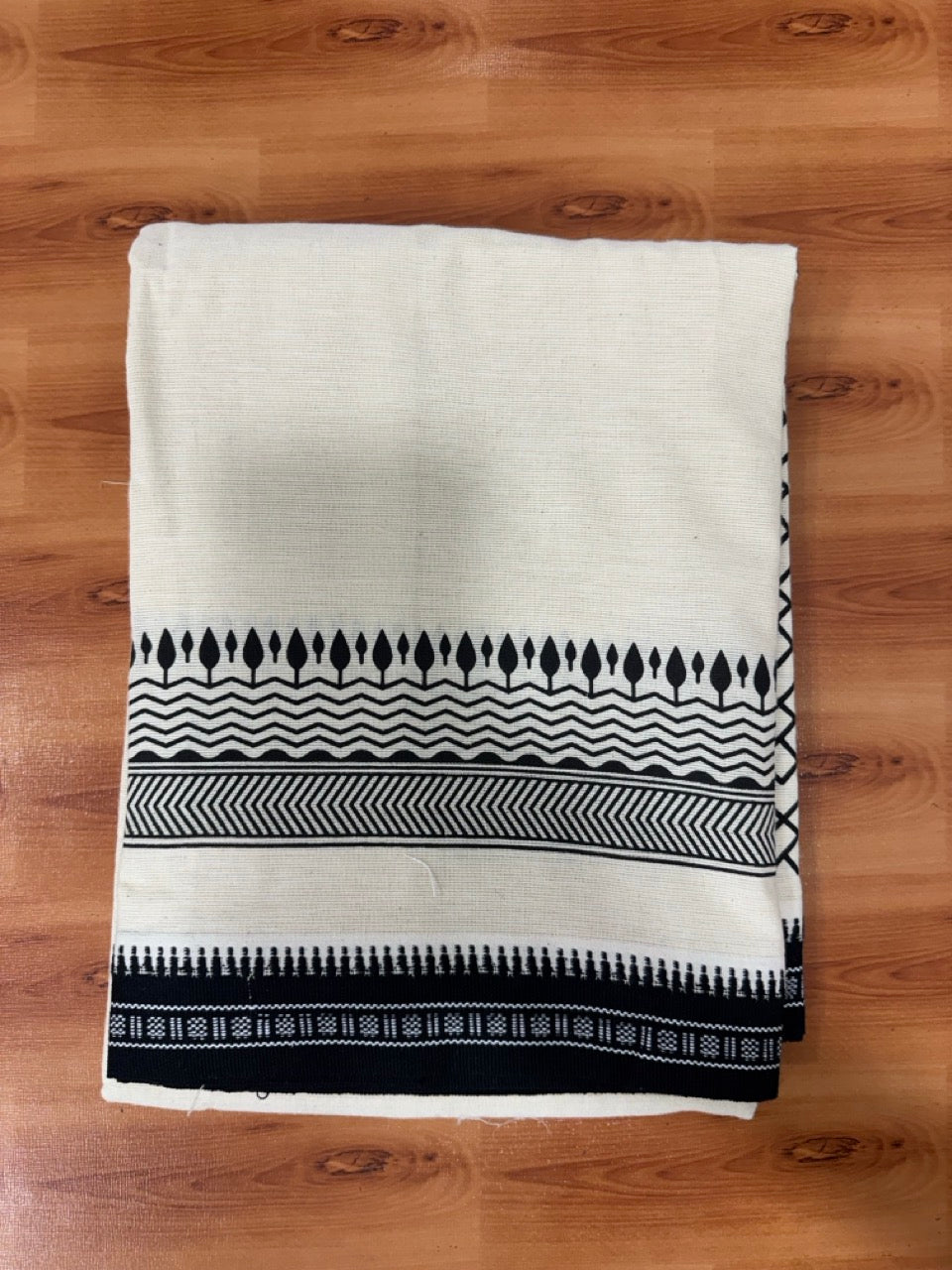 Printed Single Kaily / Lungi -Mixed Cotton - Kaitharikada - 40s twisted - Black Design printed kuppadam kara with Off White colour body (2 meter / 4 muzham) - 100 KK8069 GAN