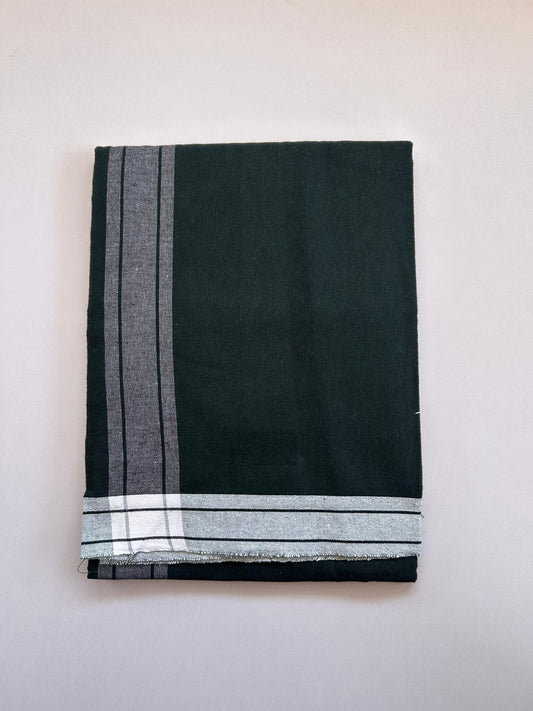 Kaitharikada - Single Kaily / Lungi - Mixed Cotton - (2/40s) twisted - 2 inch White Shaded kara with Dark Green & Black Shaded colour body (2 meter / 4 muzham) - 33 KK8089 SAT