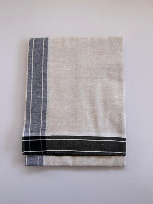 Kaitharikada - Single Kaily / Lungi - Mixed Cotton - (2/40s) twisted - 2 inch Black Shaded kara with Beige & White Shaded colour body (2 meter / 4 muzham) - 35 KK8089 SAT