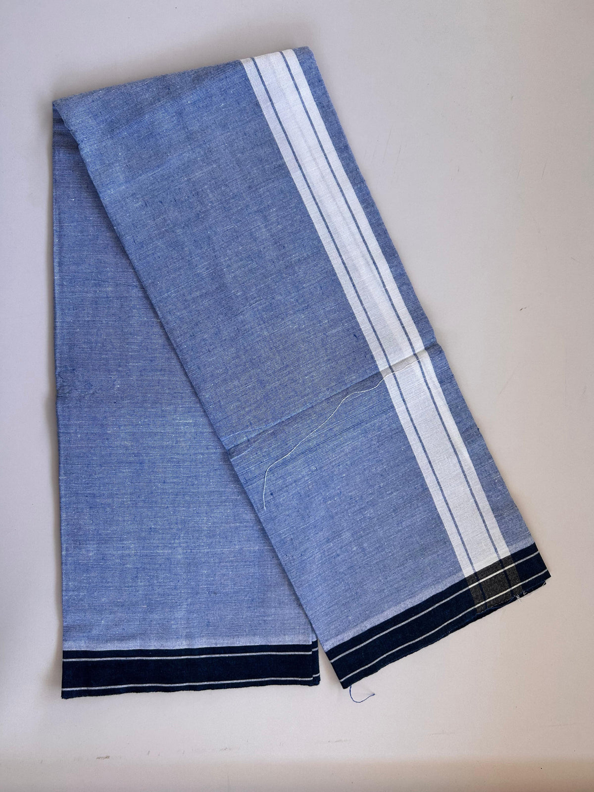 Kaitharikada - Single Kaily / Lungi - Mixed Cotton - (2/40s) twisted - 2 inch White Shaded kara with Steel Blue & White Shaded colour body (2 meter / 4 muzham) - 37 KK8089 SAT