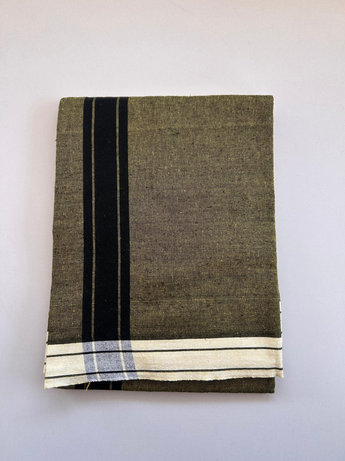 Kaitharikada - Single Kaily / Lungi - Mixed Cotton - (2/40s) twisted - 2 inch Black Shaded kara with Light Yellow & Black Shaded colour body (2 meter / 4 muzham) - 39 KK8089 SAT