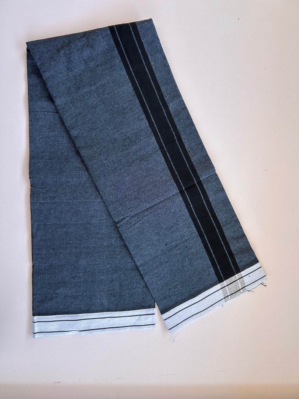 Kaitharikada - Single Kaily / Lungi - Mixed Cotton - (2/40s) twisted - 2 inch Black Shaded kara with Light Blue & Black Shaded colour body (2 meter / 4 muzham) - 45 KK8089 SAT