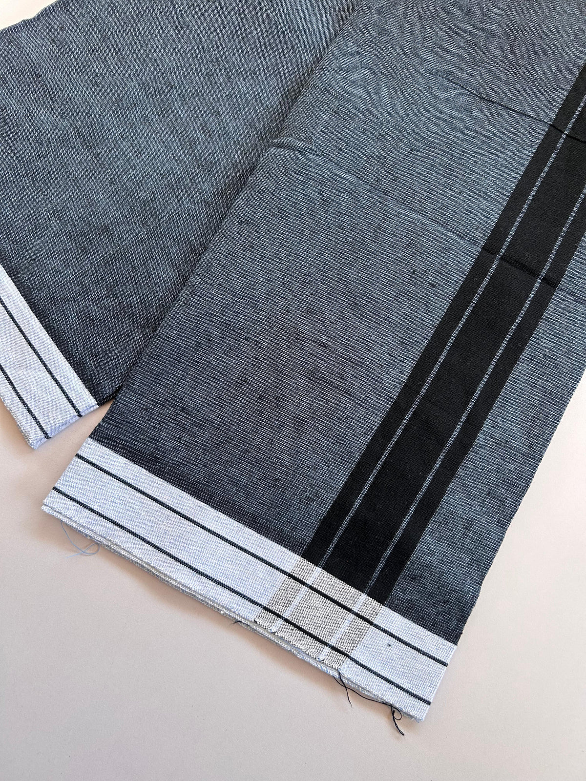 Kaitharikada - Single Kaily / Lungi - Mixed Cotton - (2/40s) twisted - 2 inch Black Shaded kara with Light Blue & Black Shaded colour body (2 meter / 4 muzham) - 45 KK8089 SAT