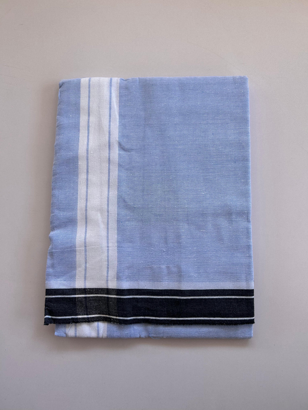 Kaitharikada - Single Kaily / Lungi - Mixed Cotton - (2/40s) twisted - 2 inch White Shaded kara with Light Blue & White Shaded colour body (2 meter / 4 muzham) - 48 KK8089 SAT