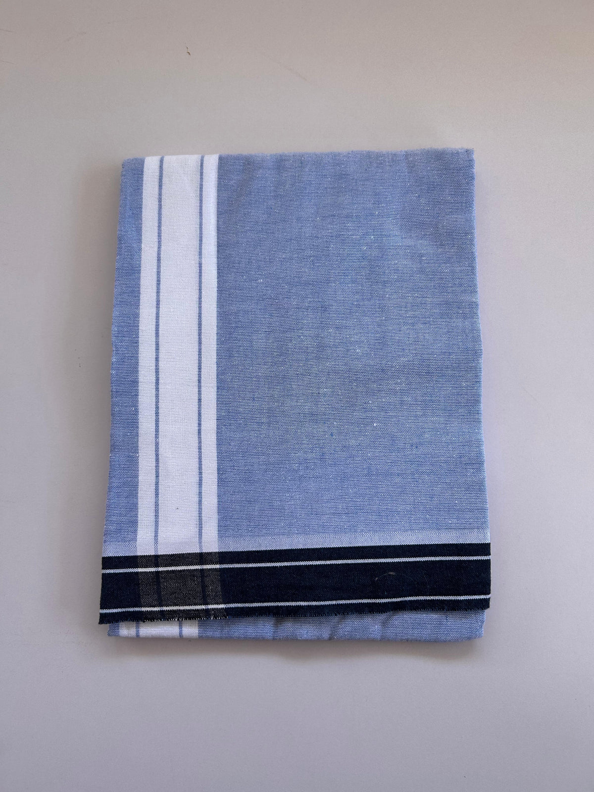 Kaitharikada - Single Kaily / Lungi - Mixed Cotton - (2/40s) twisted - 2 inch White Shaded kara with Blue & White Shaded colour body (2 meter / 4 muzham) - 51 KK8089 SAT