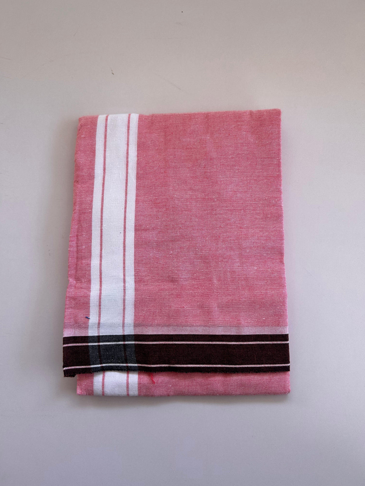 Kaitharikada - Single Kaily / Lungi - Mixed Cotton - (2/40s) twisted - 2 inch White Shaded kara with Dark Pink & White Shaded colour body (2 meter / 4 muzham) - 52 KK8089 SAT