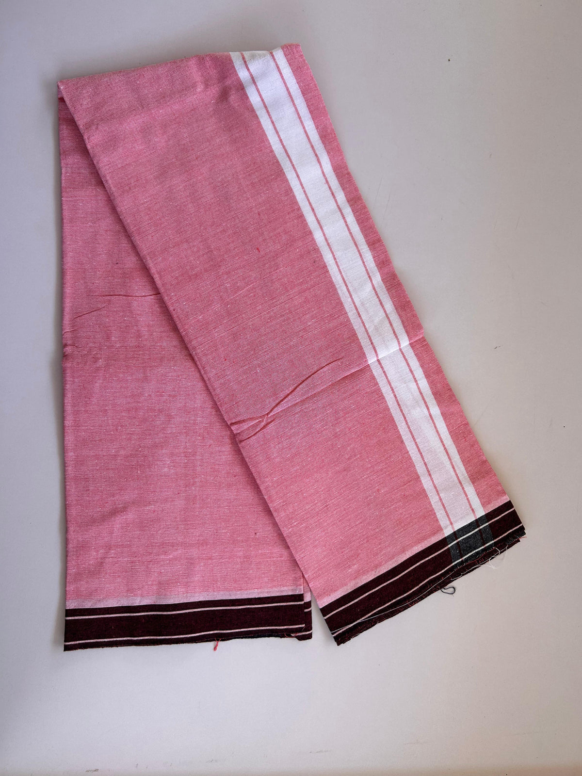Kaitharikada - Single Kaily / Lungi - Mixed Cotton - (2/40s) twisted - 2 inch White Shaded kara with Dark Pink & White Shaded colour body (2 meter / 4 muzham) - 52 KK8089 SAT