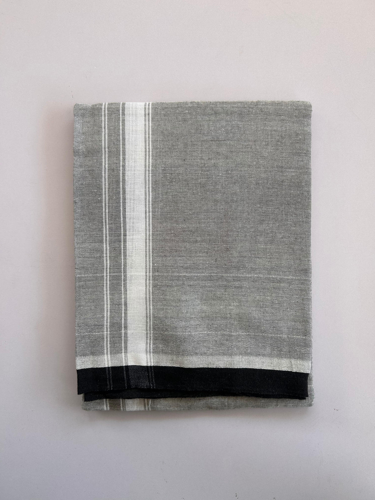 Kaitharikada - Single Kaily / Lungi - Mixed Cotton - (2/40s) twisted - 1.25 inch white Striped kara with Ash Green & White Shaded colour body (2 meter / 4 muzham) - 1 KK8091 SAT