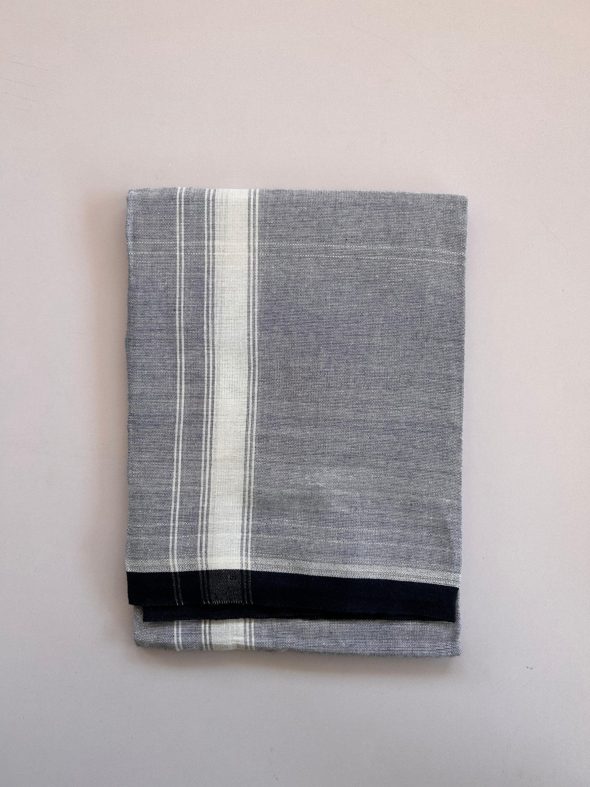 Kaitharikada - Single Kaily / Lungi - Mixed Cotton - (2/40s) twisted - 1.5 inch white Striped kara with Dark Blue & White Shaded colour body (2 meter / 4 muzham) - 2 KK8091 SAT