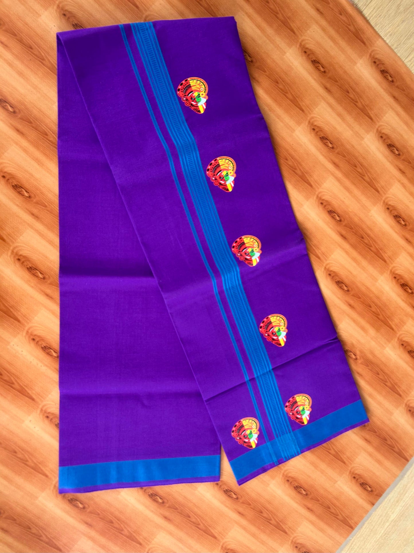 Single Kaily / Lungi- 20% Discount !! Kaitharikada - Pure Cotton - (40s) - 1.25 inch Peacock Blue Striped Theyyam & Kadhakali Printed Design Kara with Deep Violet colour Body (2 meter / 4 muzham) - 18 KK8059 GAN