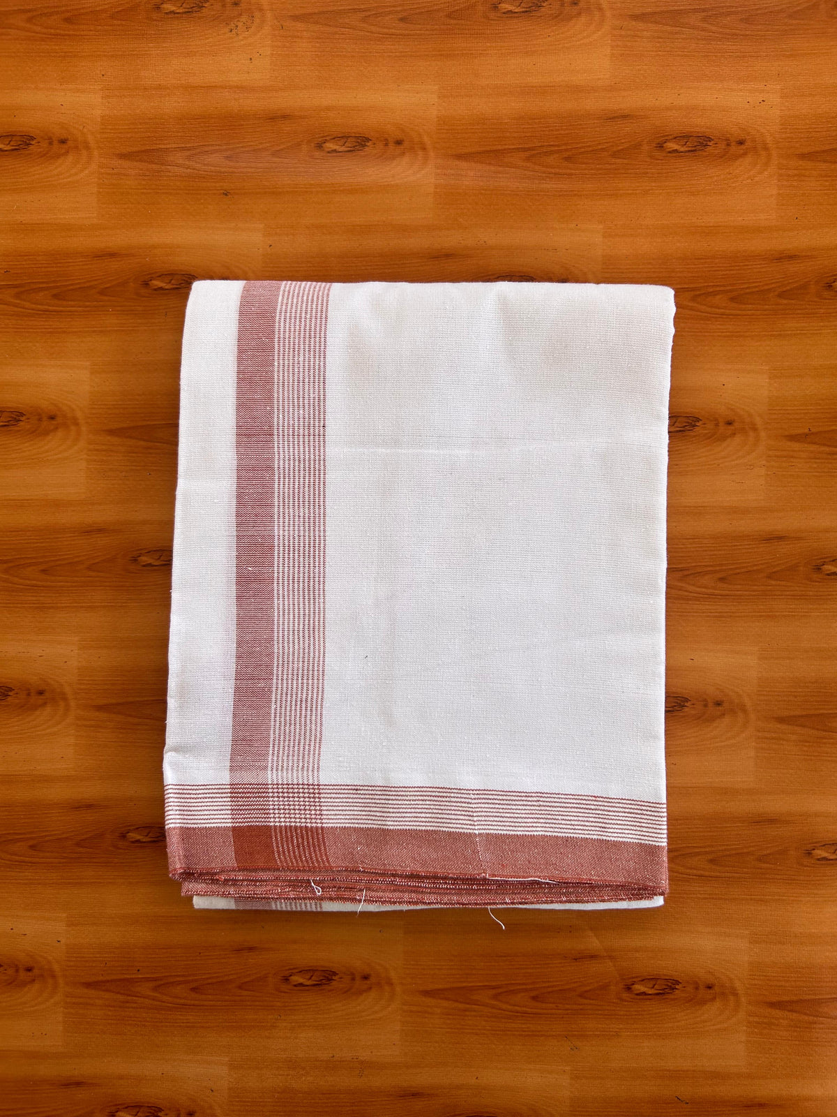 Kaitharikada - Single Kaily / Lungi - Mixed Cotton - (2/40s) twisted - 1.75 inch Reddish Brown shaded Striped kara with White colour body (2 meter / 4 muzham) - 8 KK8091 SAT