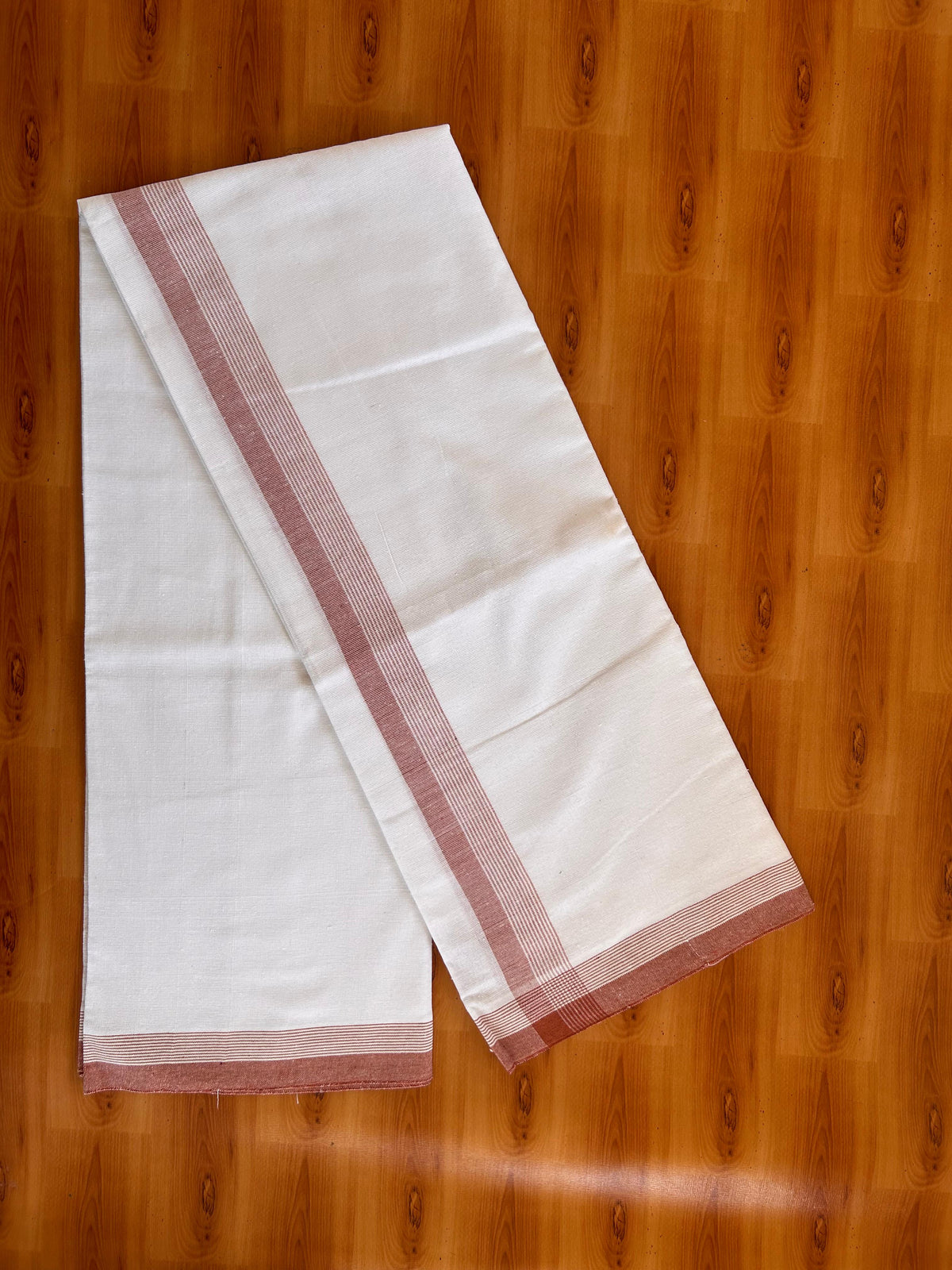 Kaitharikada - Single Kaily / Lungi - Mixed Cotton - (2/40s) twisted - 1.75 inch Reddish Brown shaded Striped kara with White colour body (2 meter / 4 muzham) - 8 KK8091 SAT