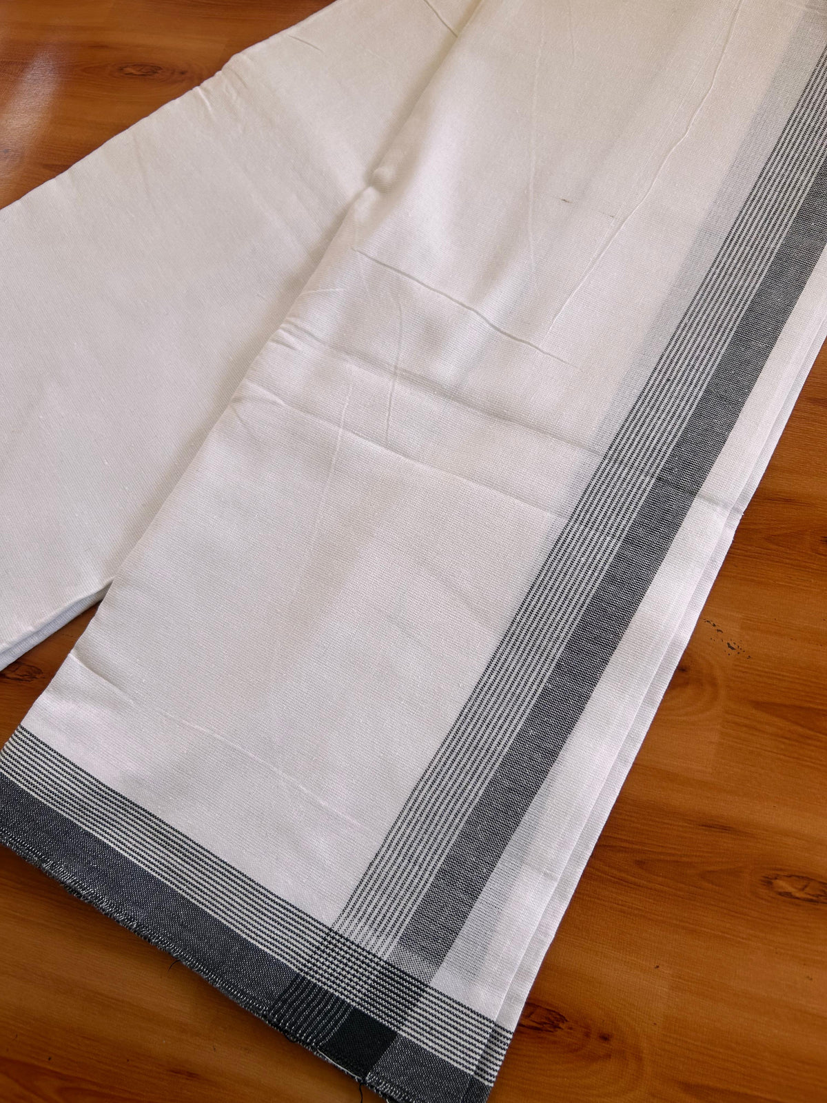 Kaitharikada - Single Kaily / Lungi - Mixed Cotton - (2/40s) twisted - 1.75 inch Ash Black shaded Striped kara with White colour body (2 meter / 4 muzham) - 9 KK8091 SAT
