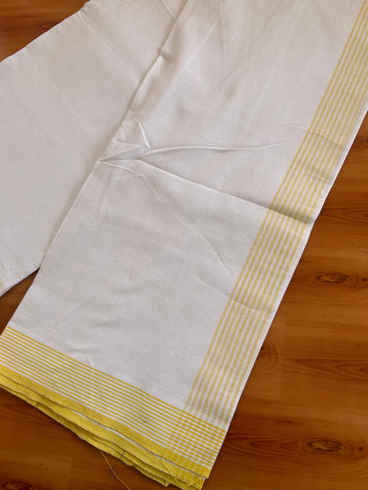 Kaitharikada - Single Kaily / Lungi - Mixed Cotton - (2/40s) twisted - 1.5 inch Yellow shaded Striped kara with White colour body (2 meter / 4 muzham) - 10 KK8091 SAT