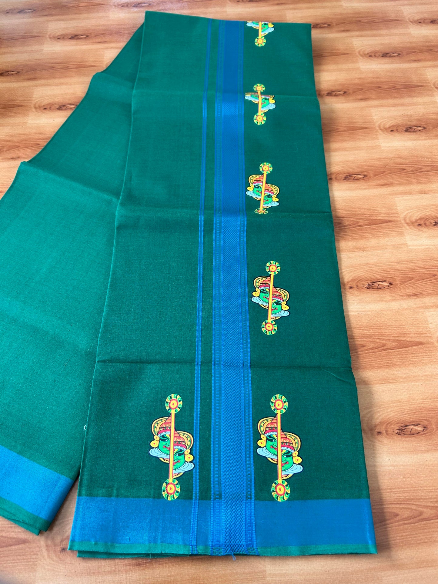 Single Kaily / Lungi- 20% Discount !! Kaitharikada - Pure Cotton - (40s) - 1.25 inch Peacock Blue Striped kathakali Printed Design Kara with Green colour Body (2 meter / 4 muzham) - 6 KK8059 GAN