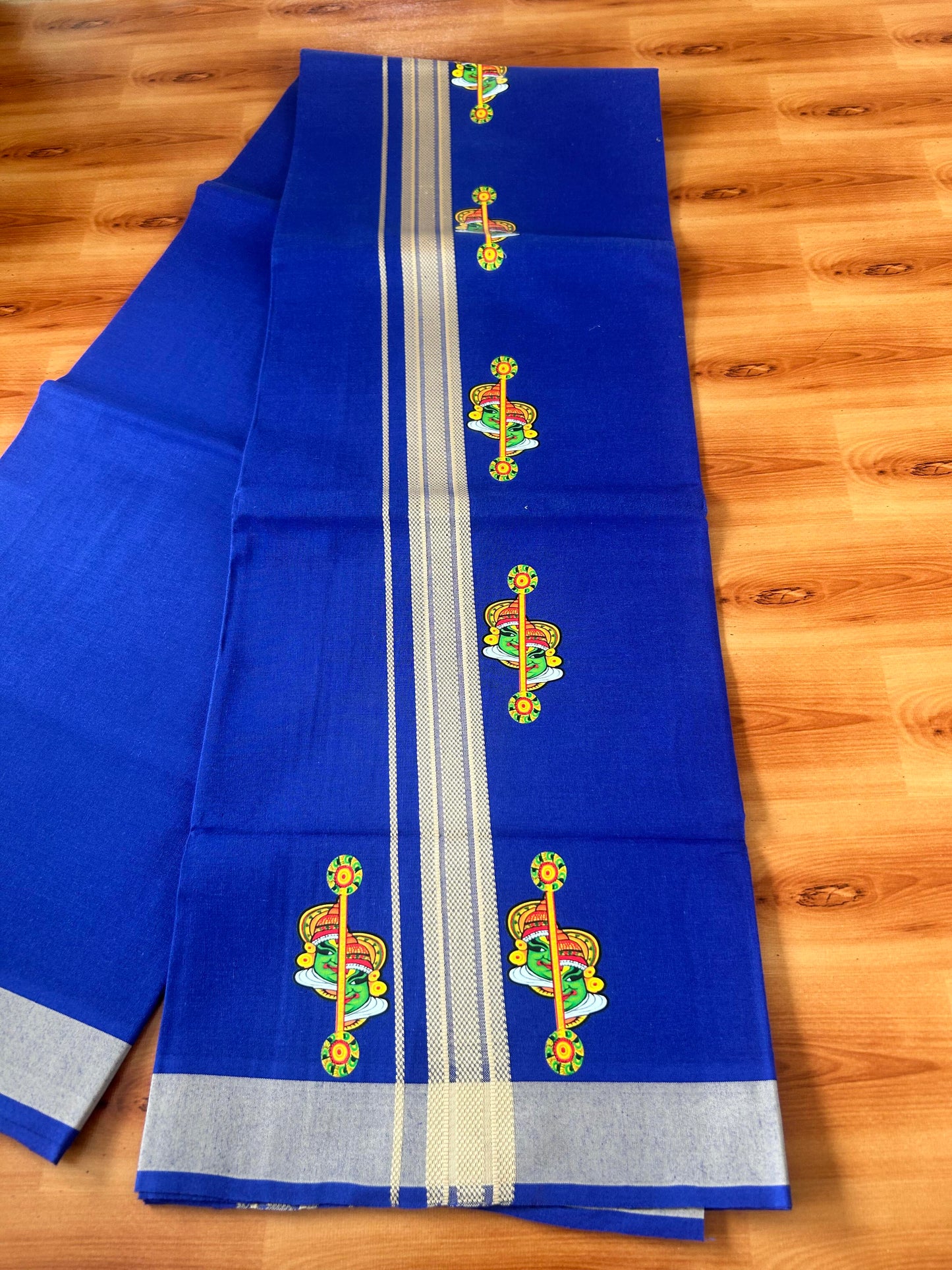Single Kaily / Lungi- 20% Discount !! Kaitharikada - Pure Cotton - (40s) - 1.25 inch Cream Striped kathakali Printed Design Kara with Dark Blue colour Body (2 meter / 4 muzham) - 8 KK8059 GAN