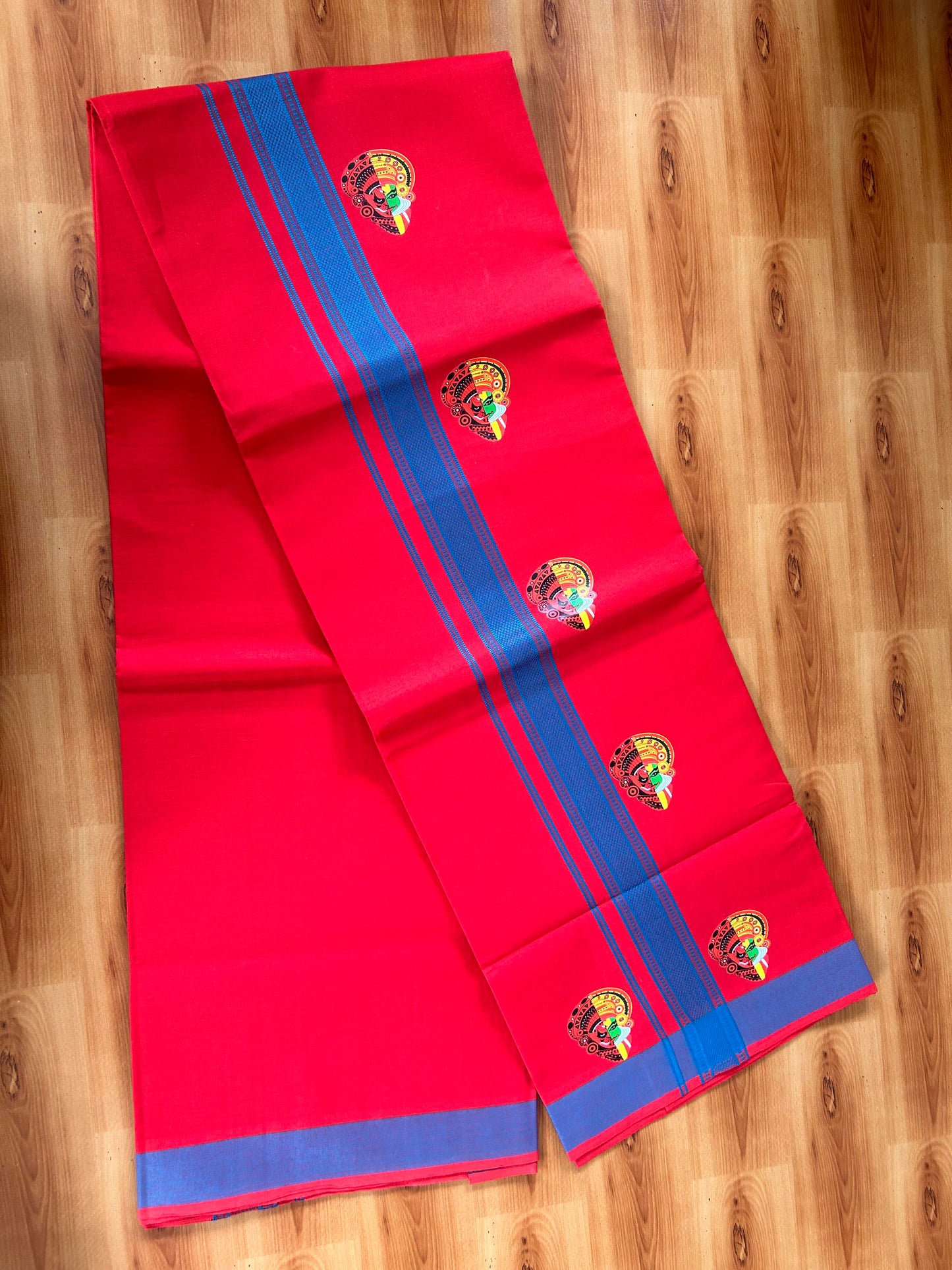 Single Kaily / Lungi- 20% Discount !! Kaitharikada - Pure Cotton - (40s) - 1.25 inch Peacock Blue Striped Theyyam & Kadhakali Printed Design Kara with Chilly Red colour Body (2 meter / 4 muzham) - 25 KK8059 GAN
