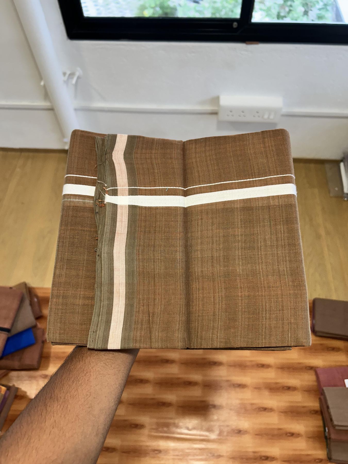 Kerala Handloom Single Kaily/Lungi - KaithariKada 100% Pure Cotton - 40s - 0.5 cm White Kara With Dark Sage Green & Dark Kavi colour Body - (2 meter / 4 muzham) - 17 KK8065 ELA