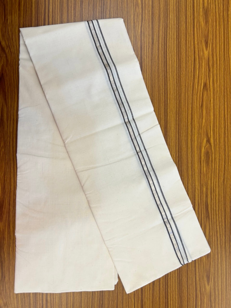 25% DISCOUNT!! SIGNATURE KAITHARIKADA EXCLUSIVE SINGLE DHOTI - 100% Cotton Balaramapuram HANDLOOM Single Mundu/Dhoti - Off White (Unbleached) 0.5 inch Silver Kasav & Black Design Kara (2 meter / 4 muzham) - 7 KK5272 KAI