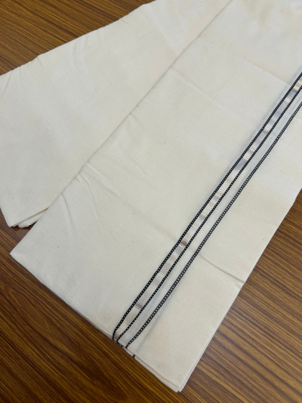 25% DISCOUNT!! SIGNATURE KAITHARIKADA EXCLUSIVE SINGLE DHOTI - 100% Cotton Balaramapuram HANDLOOM Single Mundu/Dhoti - Off White (Unbleached) 0.5 inch Silver Kasav & Black Design Kara (2 meter / 4 muzham) - 7 KK5272 KAI