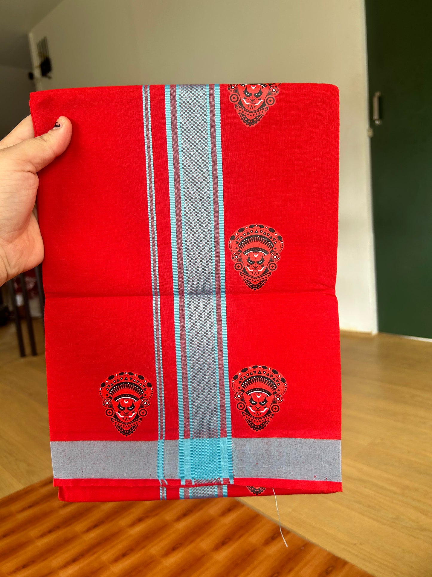 Single Kaily / Lungi- 20% Discount !! Kaitharikada - Pure Cotton - (40s) - 1.25 inch Light Blue Striped Theyyam Printed Design Kara with Chilly Red colour Body (2 meter / 4 muzham) - 22 KK8059 GAN