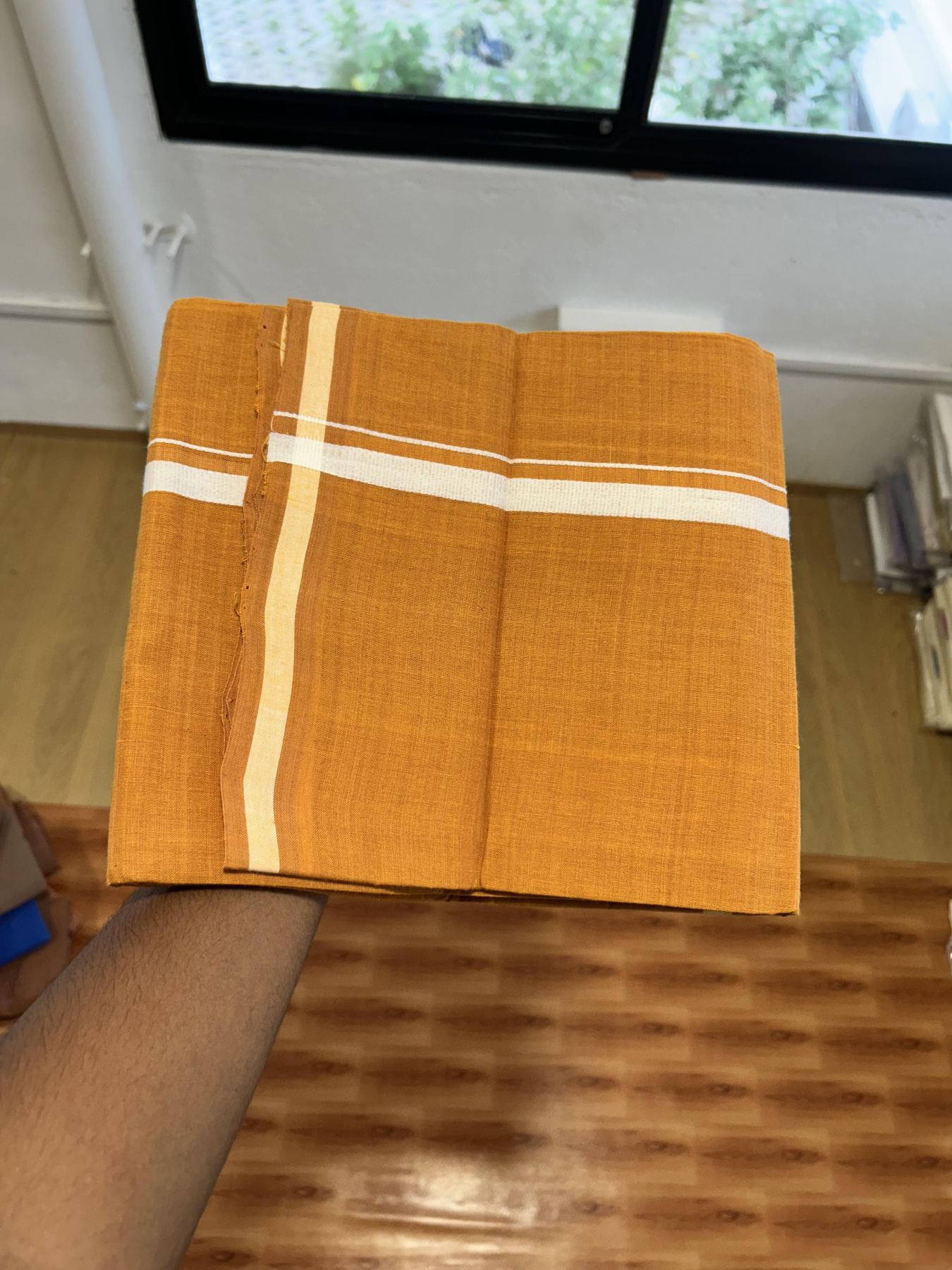 Kerala Handloom Single Kaily/Lungi - KaithariKada 100% Pure Cotton - 40s - 0.5 cm White Stripes Kara With Light Orange colour Body - (2 meter / 4 muzham) - 1 KK8065 ELA
