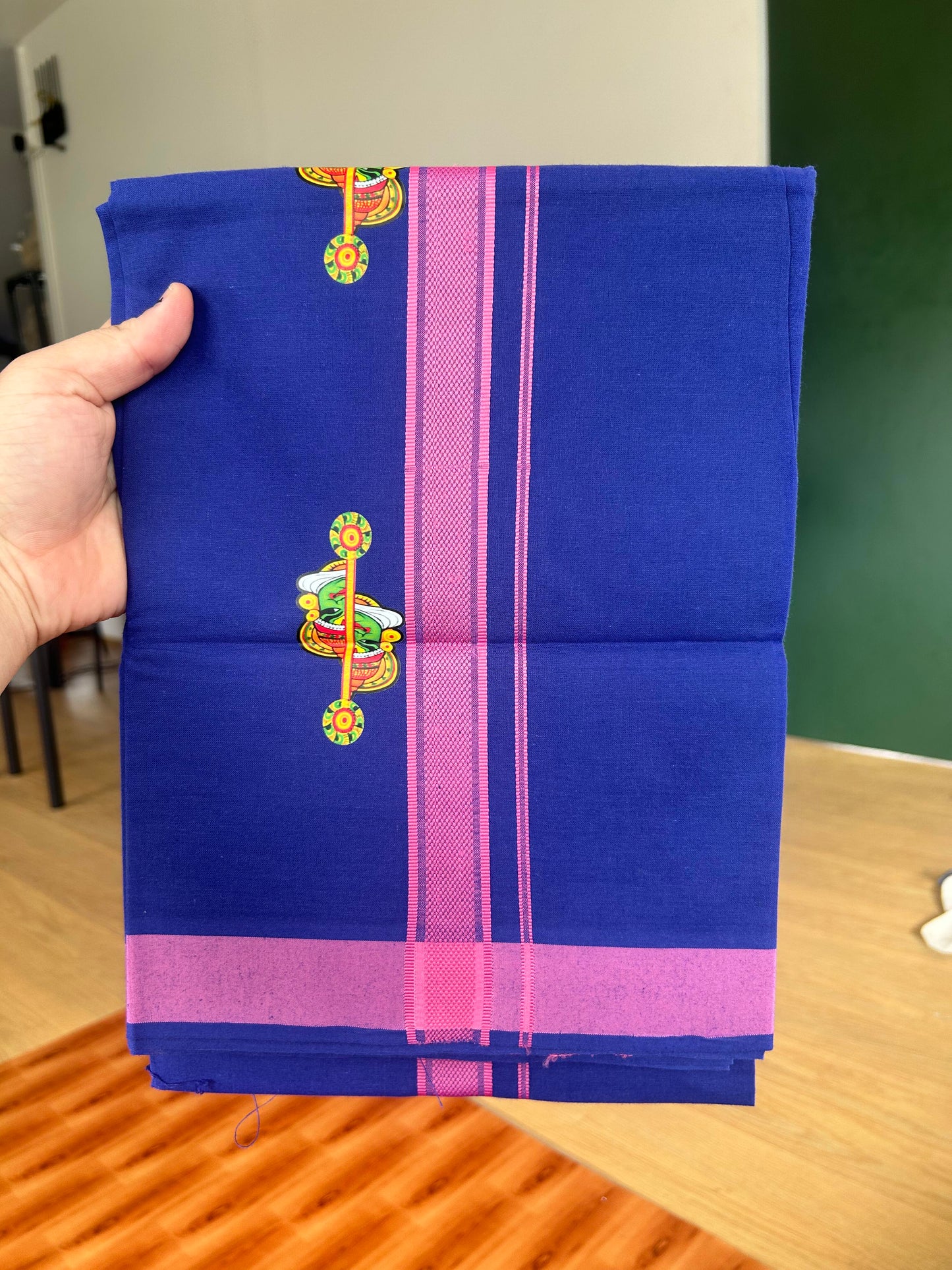 Single Kaily / Lungi- 20% Discount !! Kaitharikada - Pure Cotton - (40s) - 1.25 inch Pink Striped Kadhakali Printed Design Kara with Dark Blue colour Body (2 meter / 4 muzham) - 12 KK8059 GAN