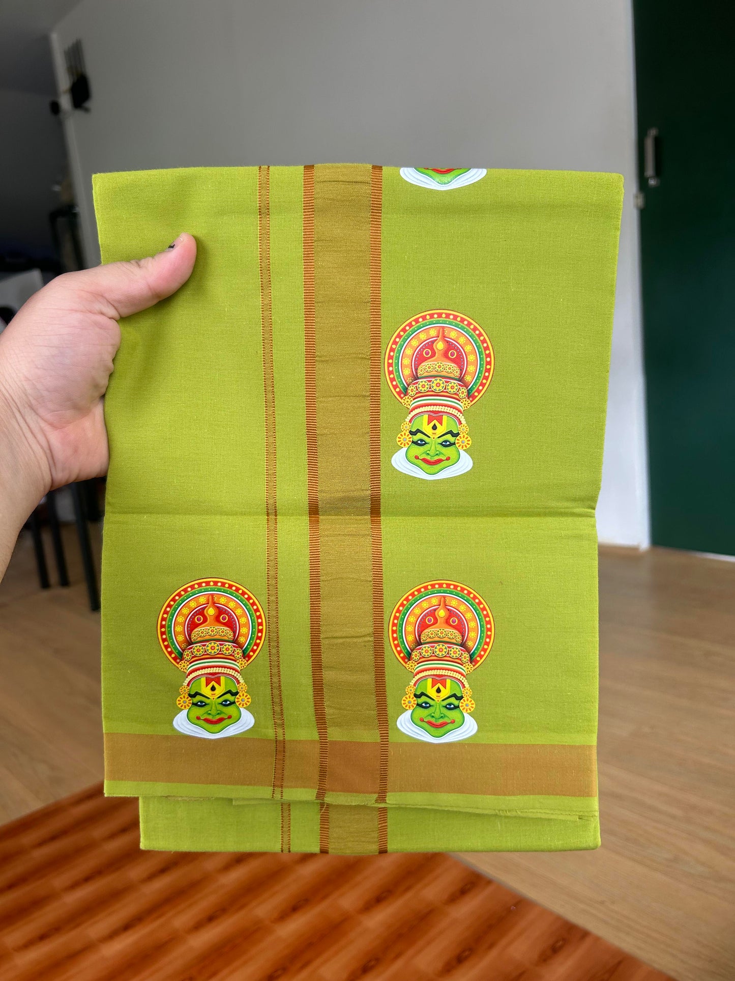 Single Kaily / Lungi- 20% Discount !! Kaitharikada - Pure Cotton - (40s) - 1.25 inch Light Orange Shaded kathakali Printed Design Kara with Parrot Green colour Body (2 meter / 4 muzham) - 3 KK8059 GAN