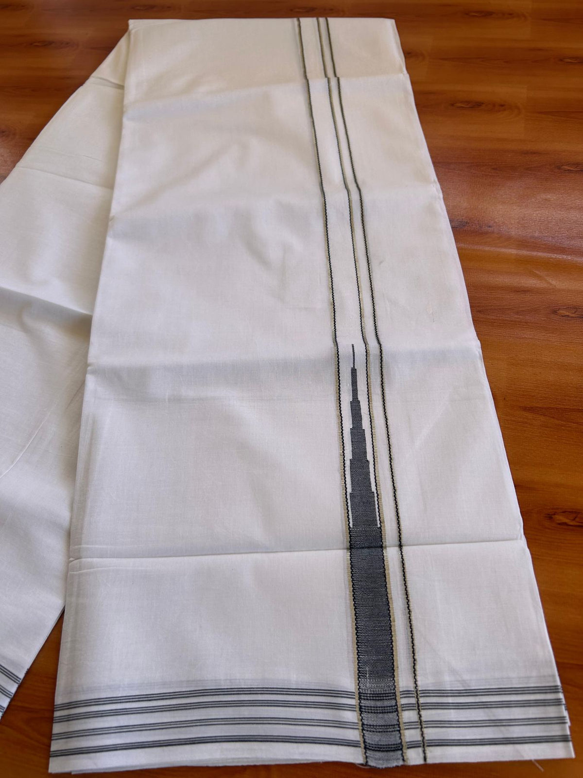 Pure white Double Mundu/Dhoti - 23% Discount! KaithariKada 100% Cotton - 100X80 - 0.75 inch Silver Kasav Black One Side Chutty Kara - 3.90 mtr (8.5 muzham) - 2 KK5528 VAS