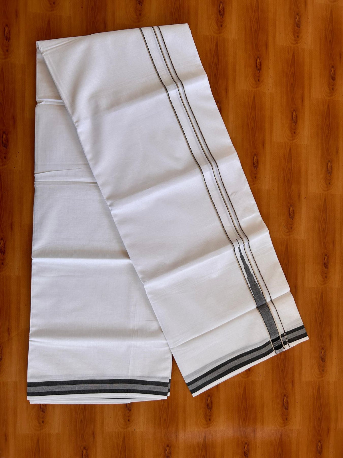 Pure white Double Mundu/Dhoti - 23% Discount! KaithariKada 100% Cotton - 100X80 - 0.75 inch Silver Kasav Black One Side Chutty Kara - 3.90 mtr (8.5 muzham) - 4 KK5528 VAS