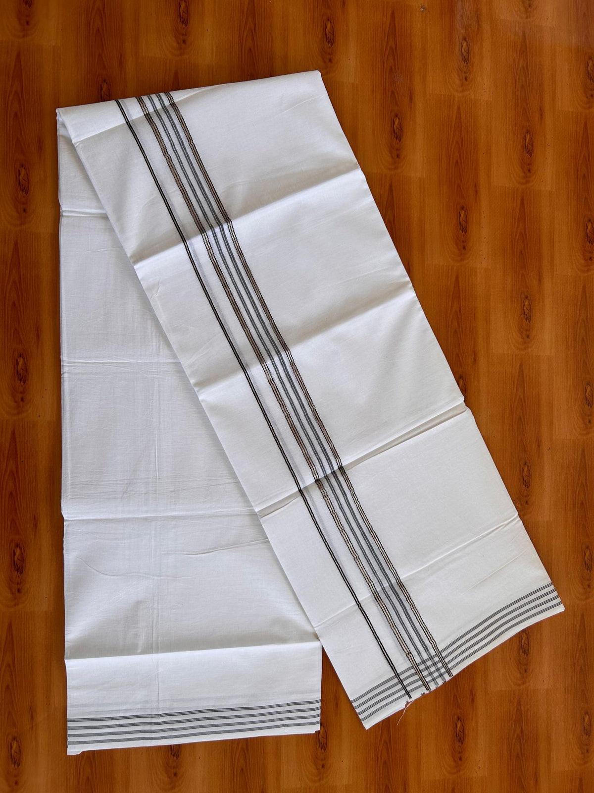 Double Pure White Mundu/ Dhoti - 20% Discount ! Kaitharikada Balaramapuram 100% Cotton 100x80 - 1.25 inch Silver Kasav & Black Striped Kara 3.90 mtr (8 muzham) - 7 KK5528 VAS